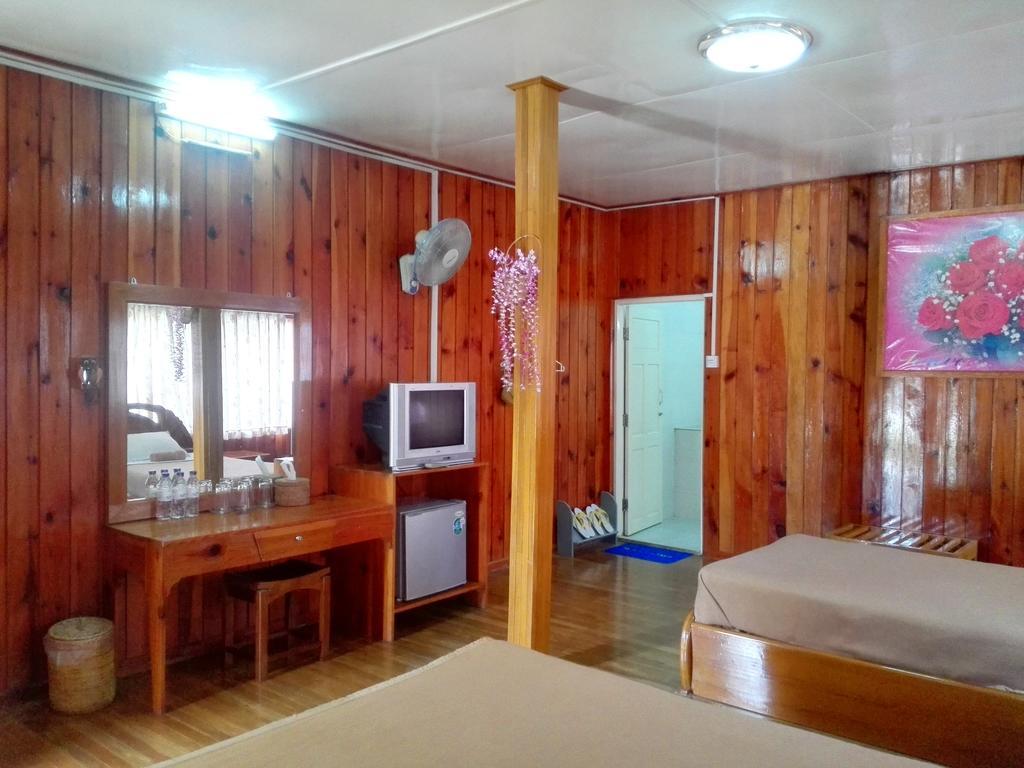 Bright Hotel Nyaung Shwe Bagian luar foto