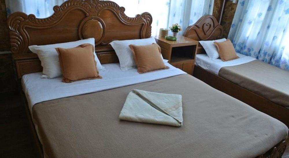 Bright Hotel Nyaung Shwe Bagian luar foto